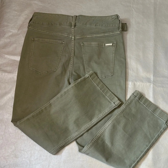 White House Black Market Olive Green Pants - Picture 3 of 13